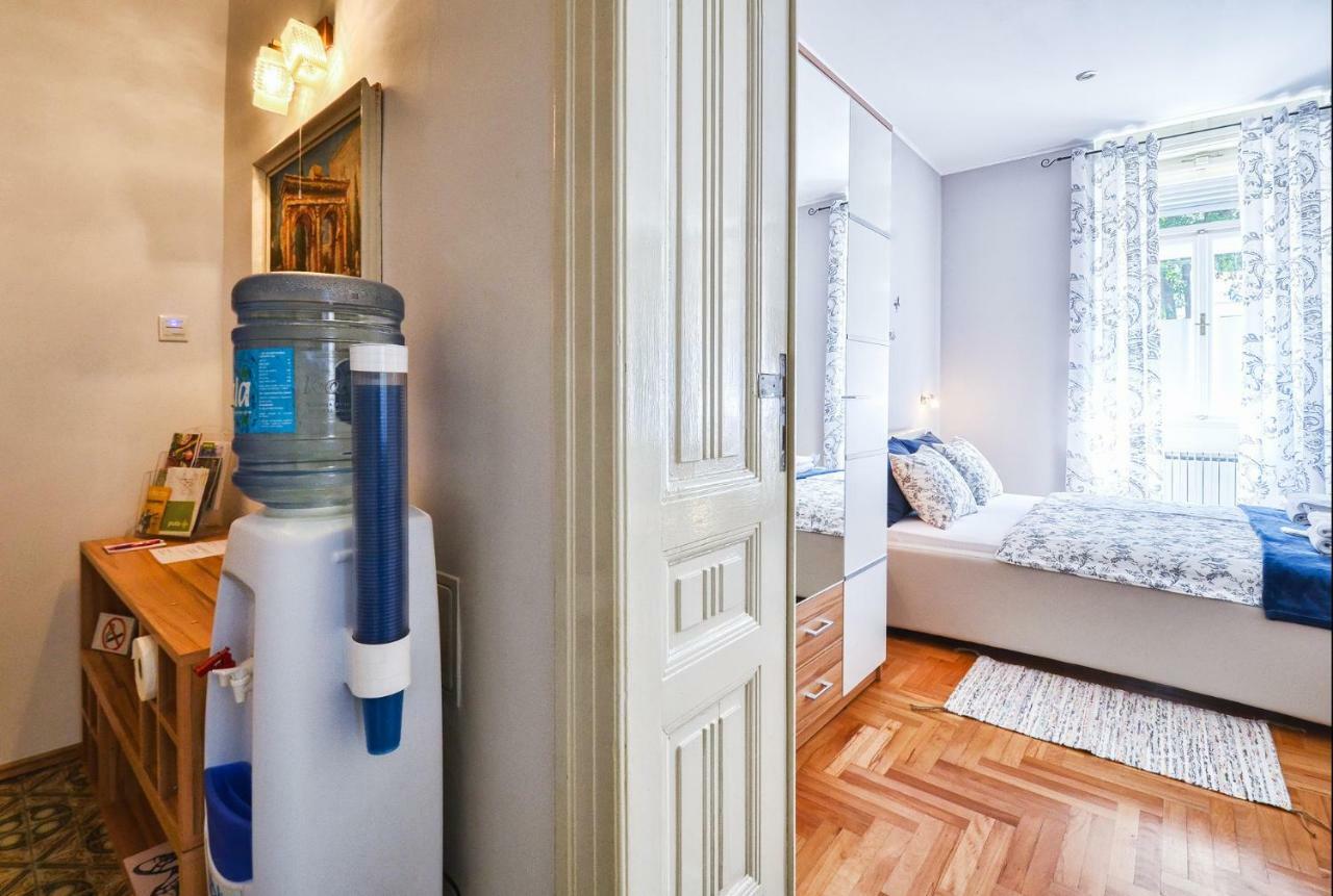 Lavender - City Room With Free Parking Пула Екстериор снимка