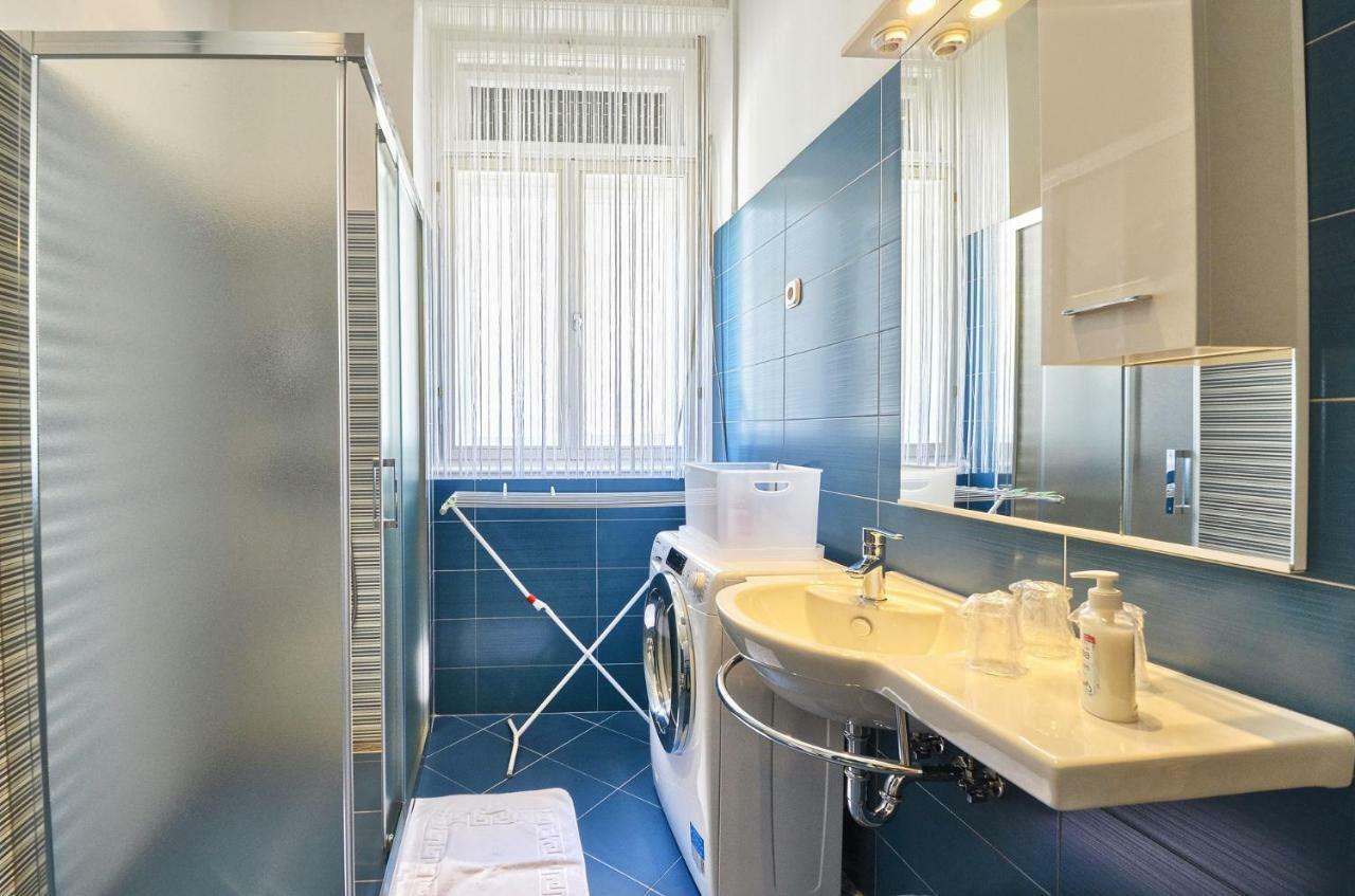Lavender - City Room With Free Parking Пула Екстериор снимка