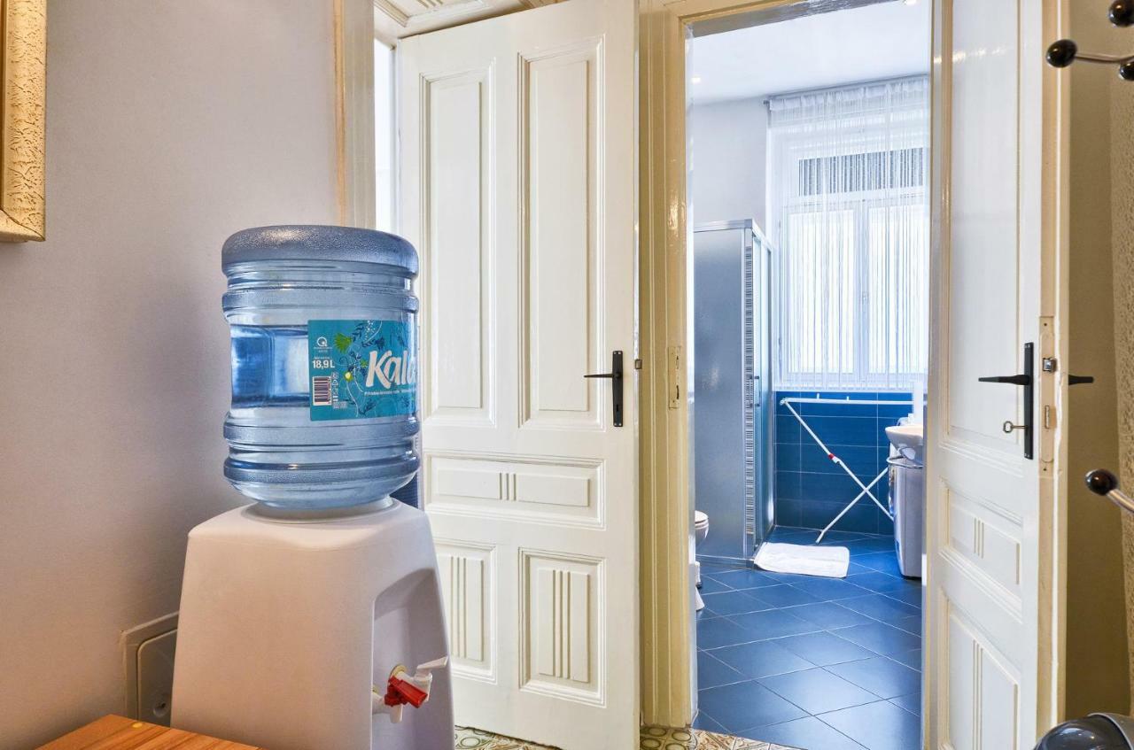 Lavender - City Room With Free Parking Пула Екстериор снимка